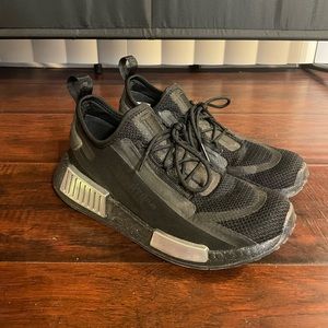 Adidas NMD R1 Spectoo Size 6 Black Iridescent